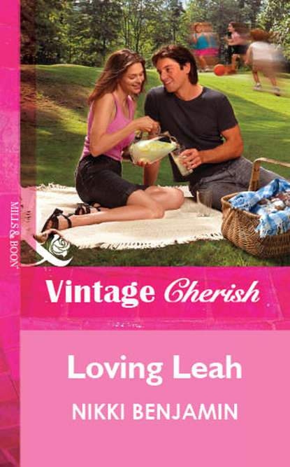 Скачать книгу Loving Leah